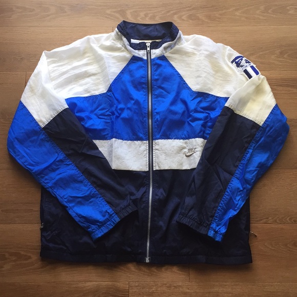 nike international windbreaker